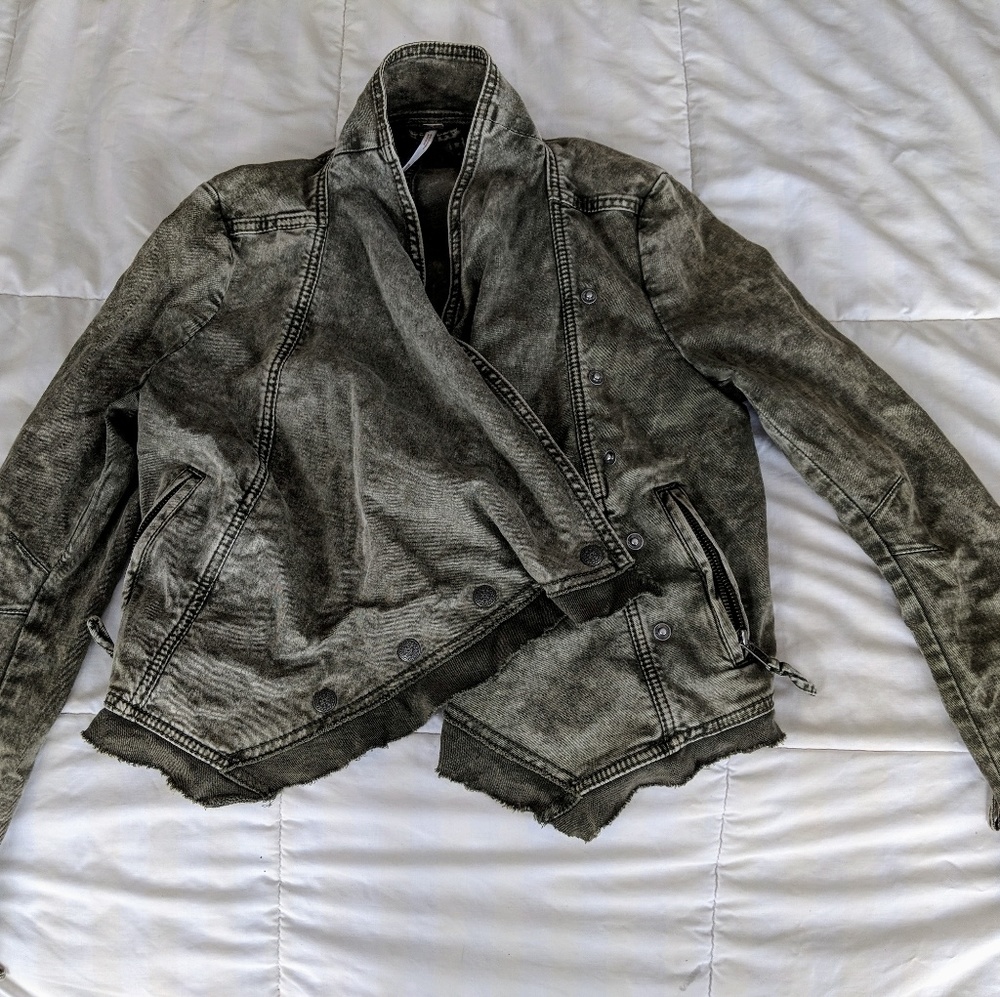 Free people cropped denim jacket XS